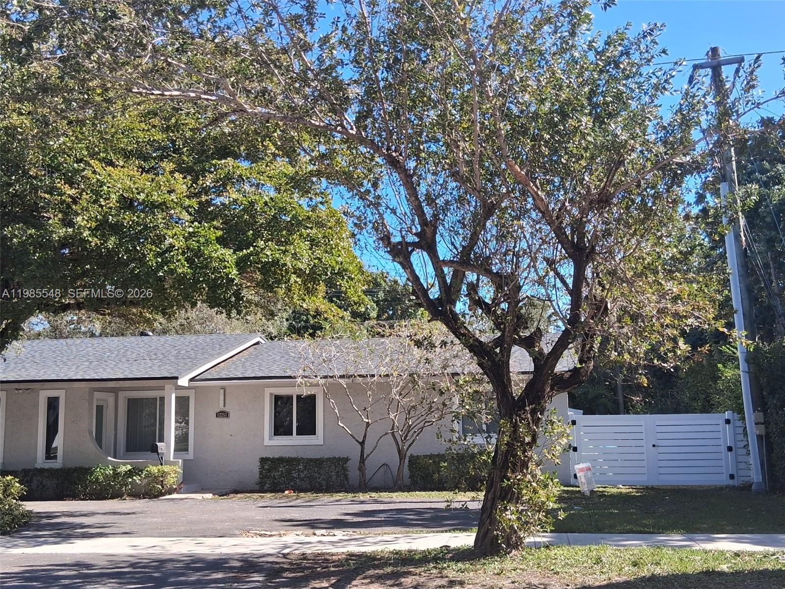 SUNILAND ESTATES - Residential Lease