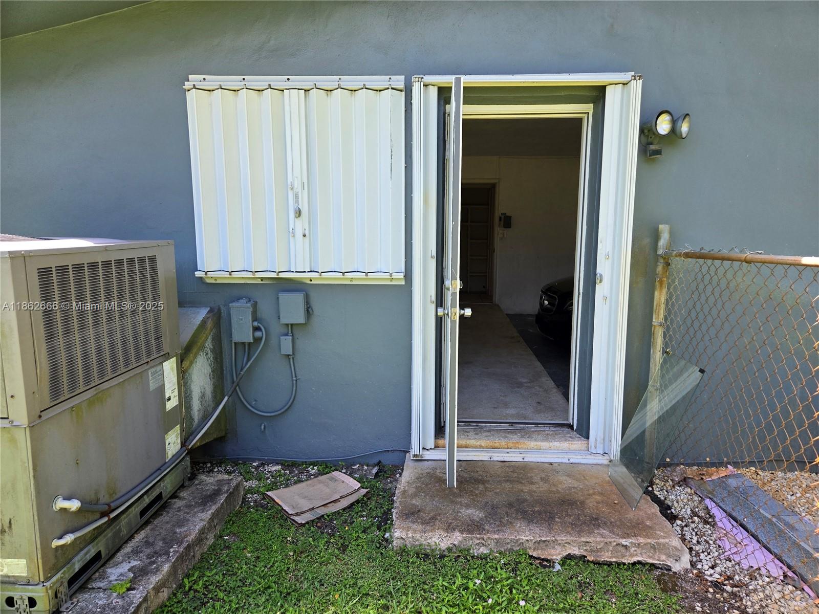 PLANTATIONS SECLUDED GARD - Residential