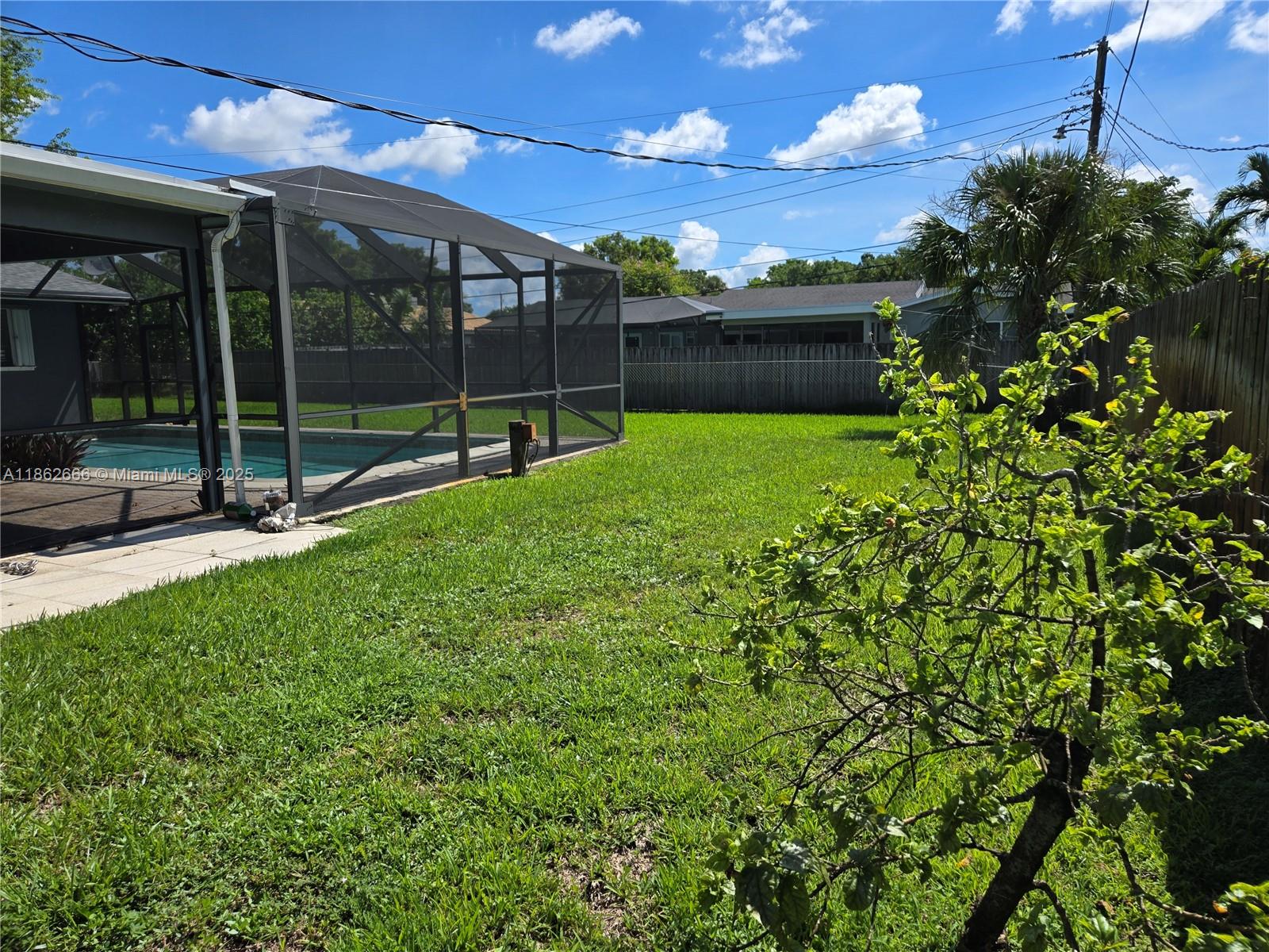 PLANTATIONS SECLUDED GARD - Residential