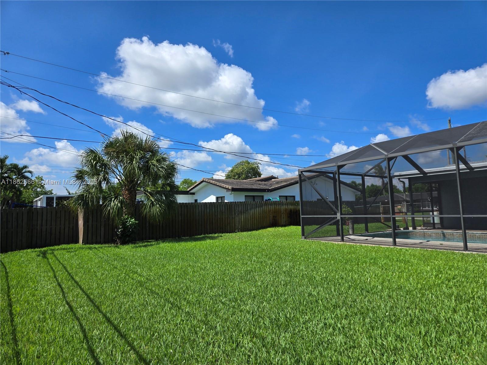 PLANTATIONS SECLUDED GARD - Residential