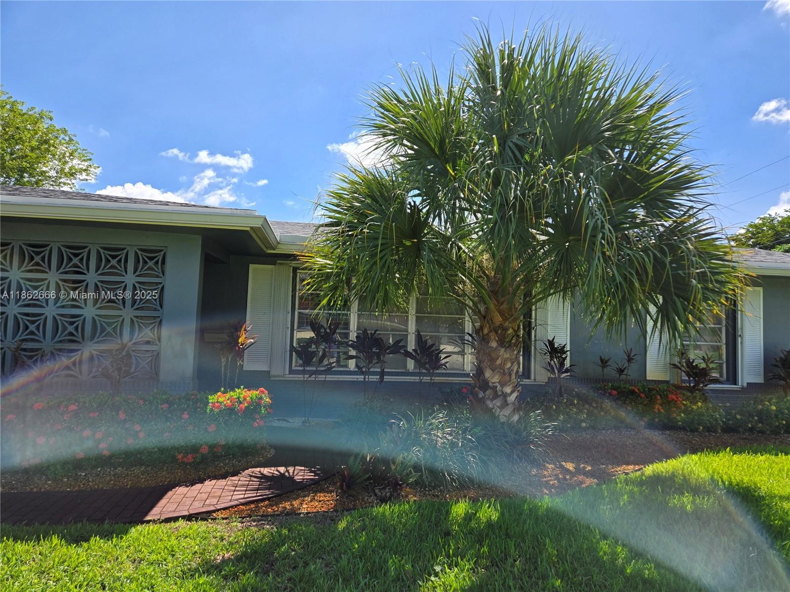 PLANTATIONS SECLUDED GARD - Residential