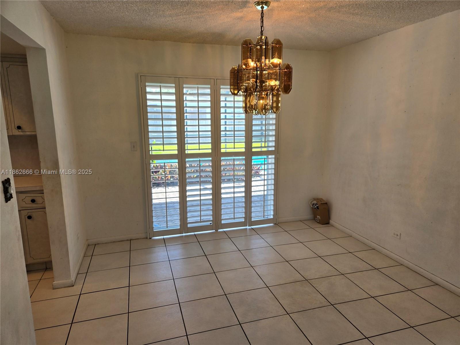 PLANTATIONS SECLUDED GARD - Residential