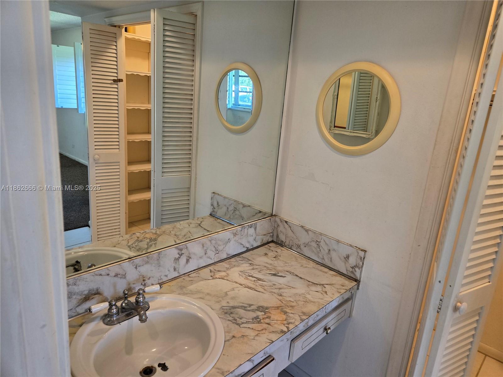 PLANTATIONS SECLUDED GARD - Residential