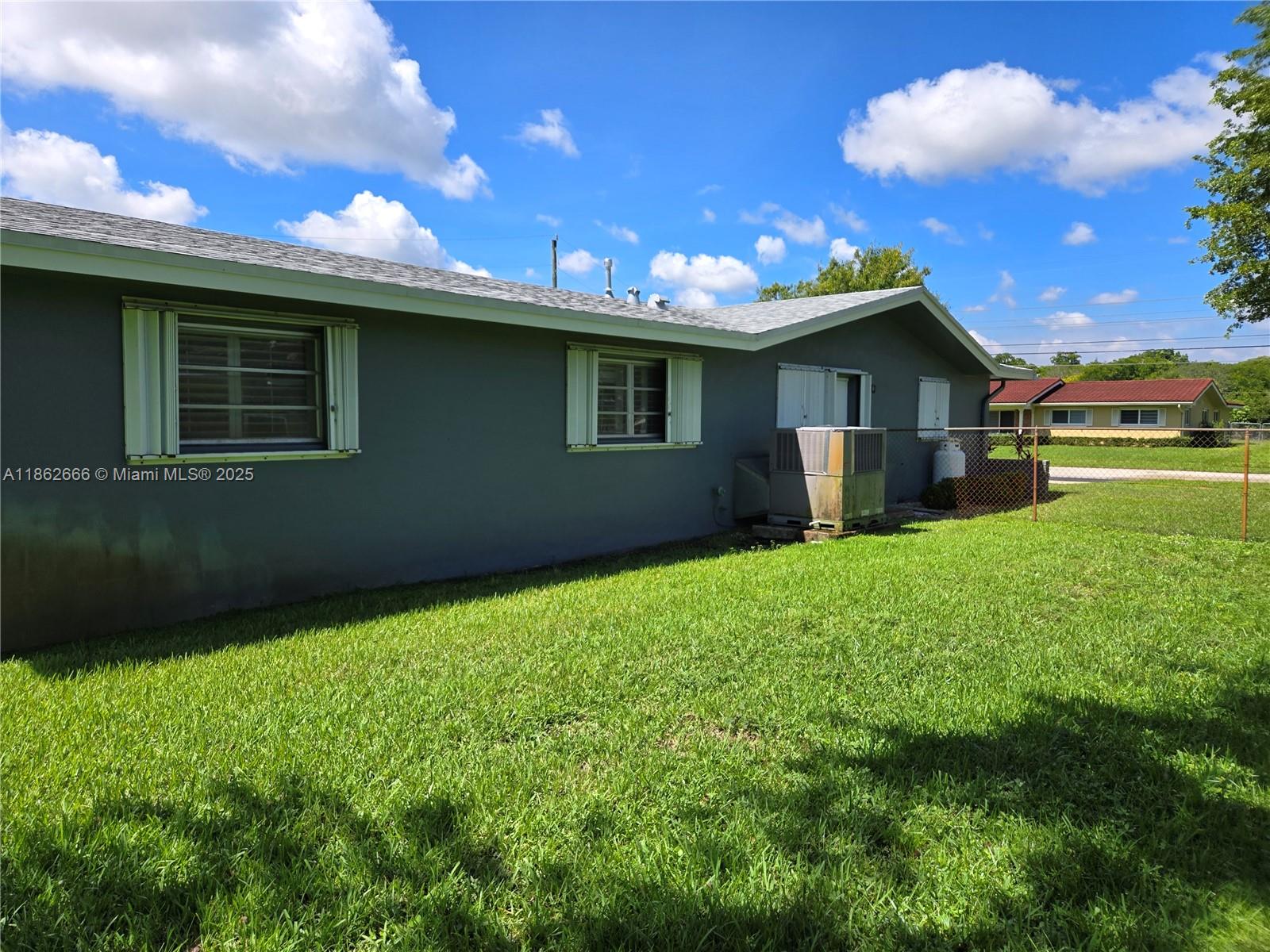 PLANTATIONS SECLUDED GARD - Residential