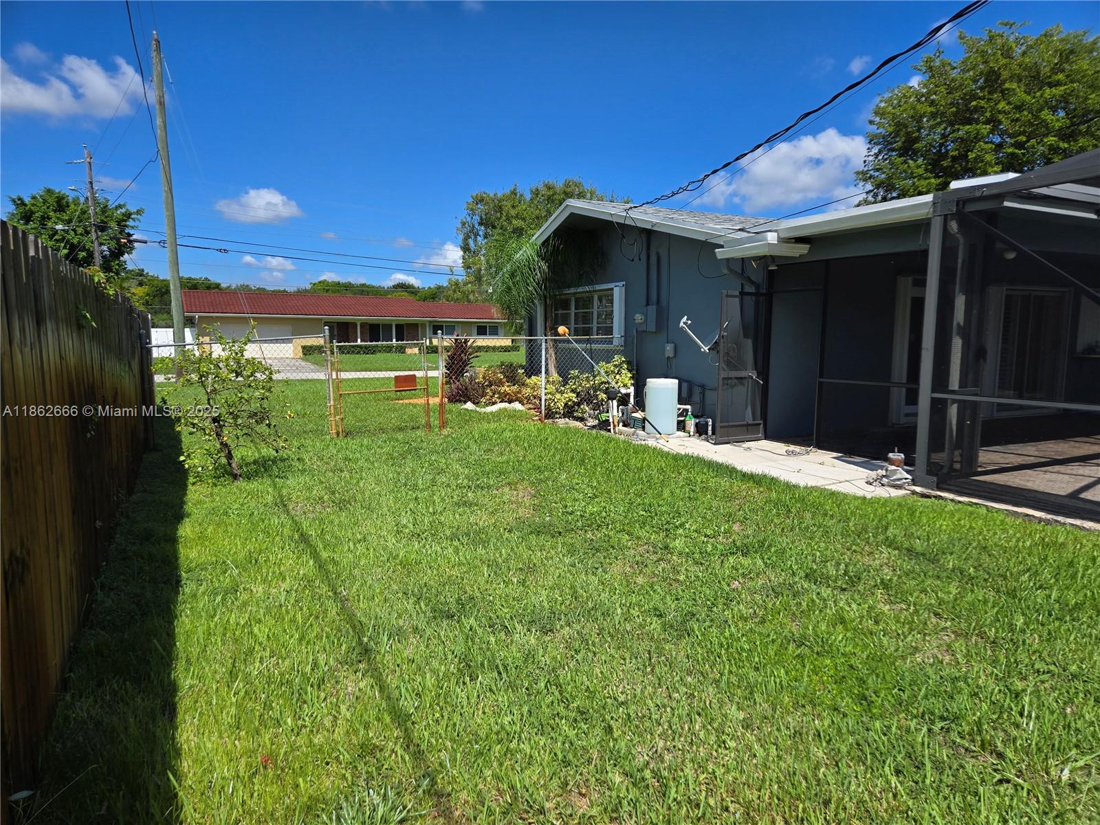 PLANTATIONS SECLUDED GARD - Residential