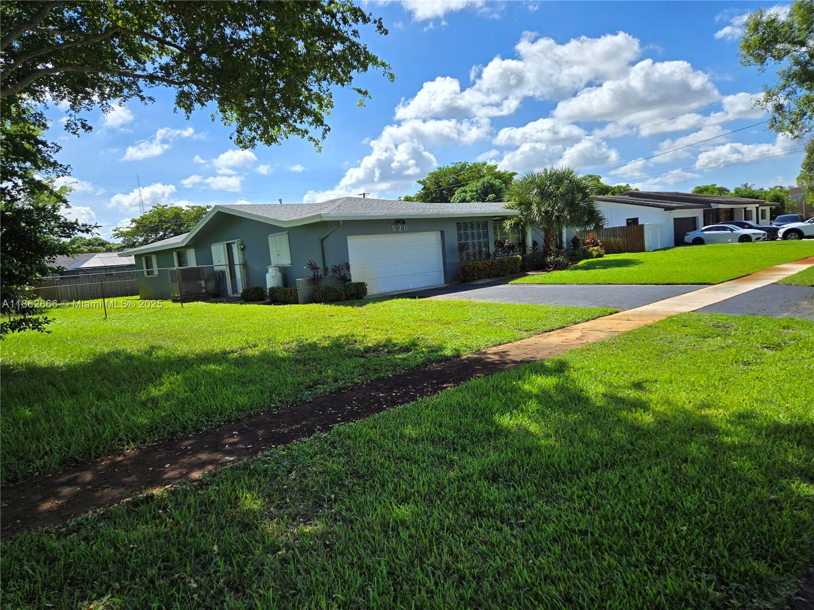 520 NW 75th Ter