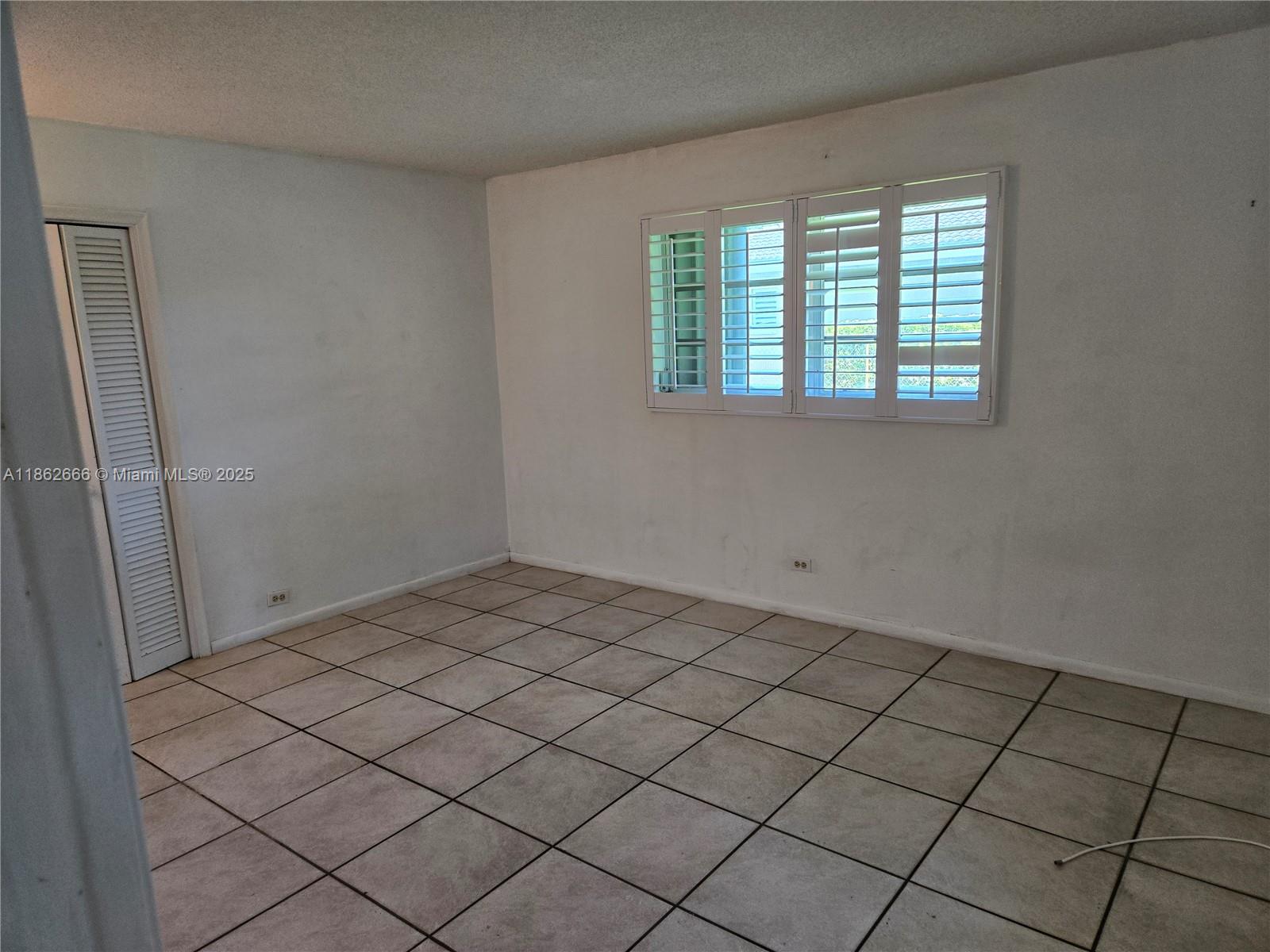 PLANTATIONS SECLUDED GARD - Residential