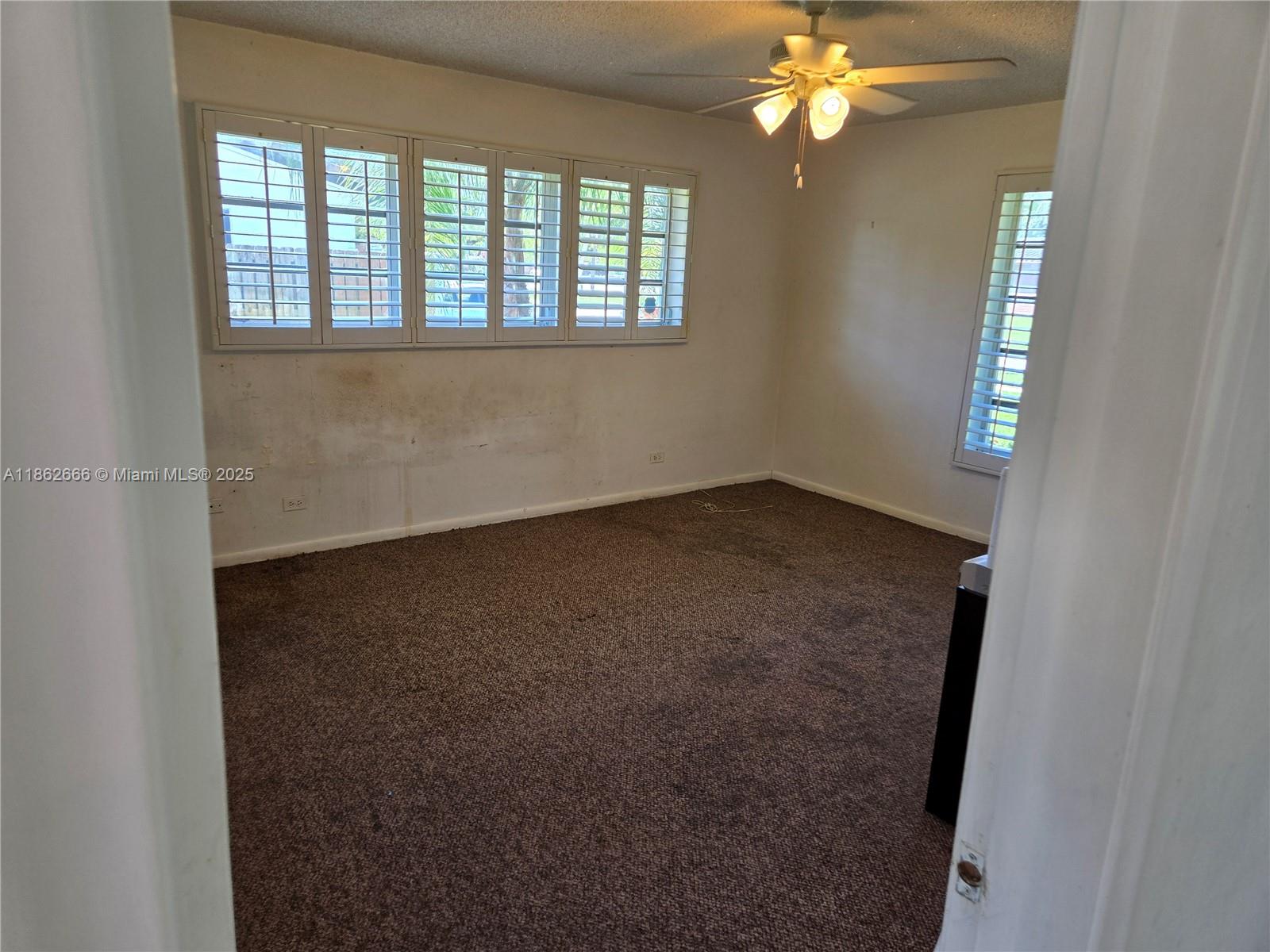 PLANTATIONS SECLUDED GARD - Residential