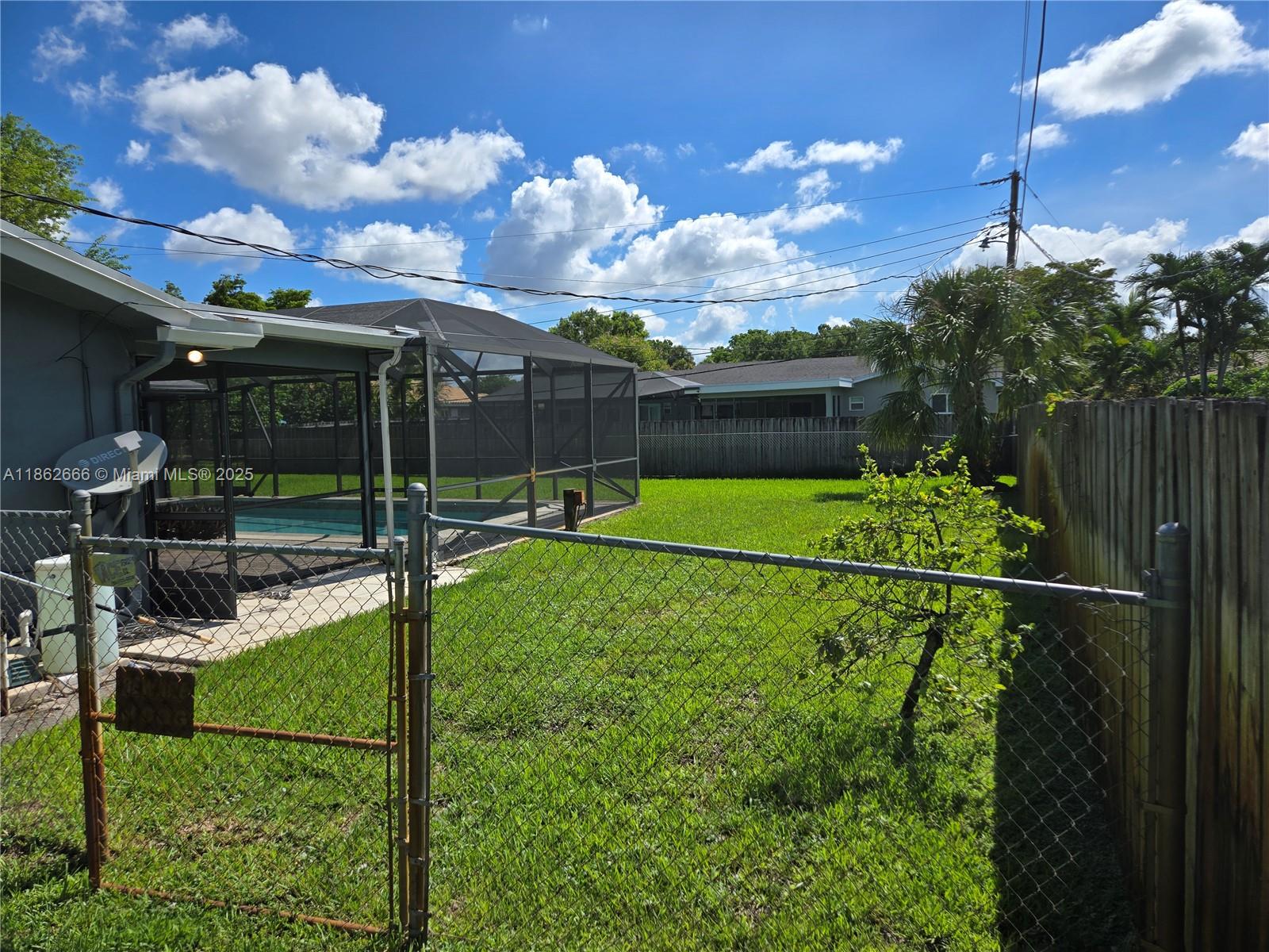 PLANTATIONS SECLUDED GARD - Residential