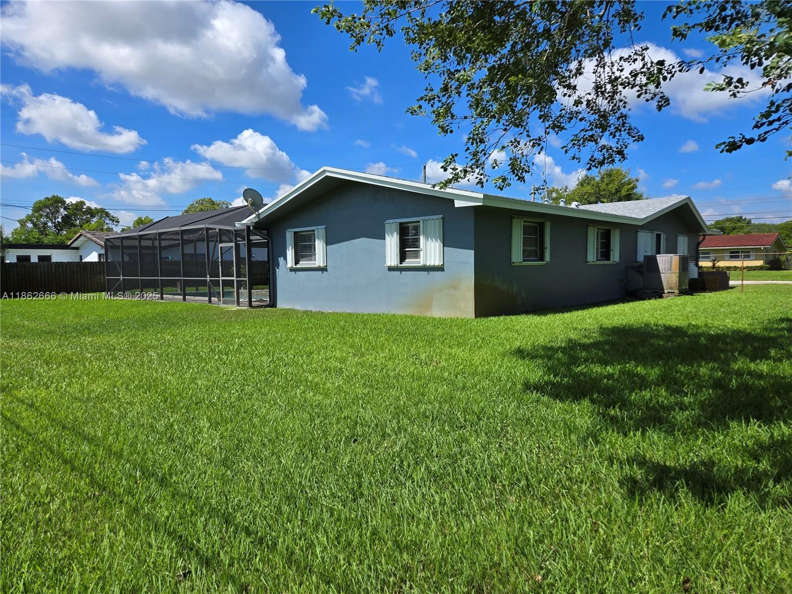 PLANTATIONS SECLUDED GARD - Residential