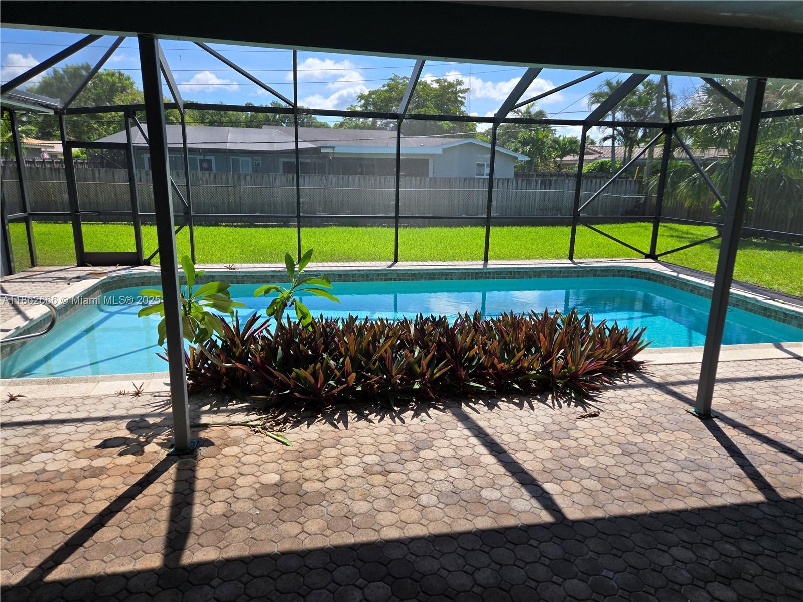 PLANTATIONS SECLUDED GARD - Residential