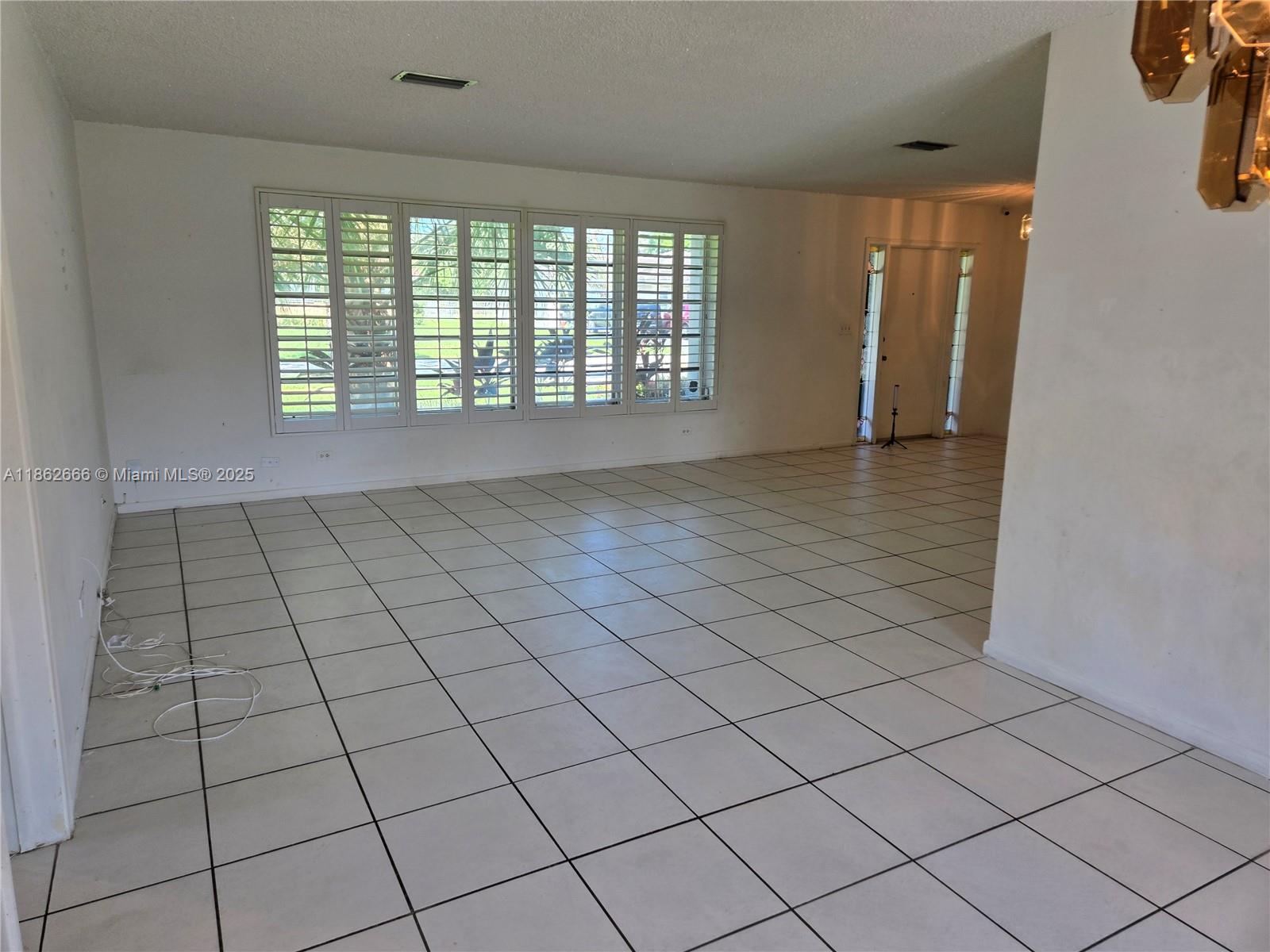 PLANTATIONS SECLUDED GARD - Residential