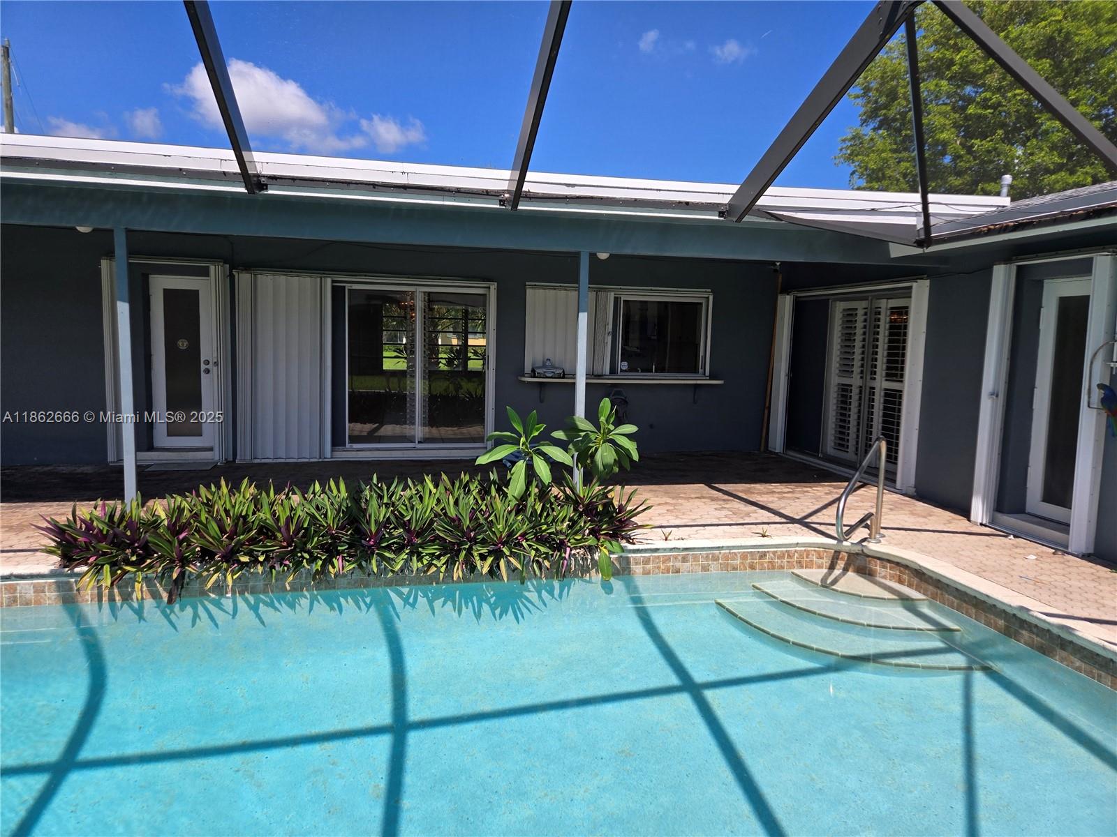 PLANTATIONS SECLUDED GARD - Residential