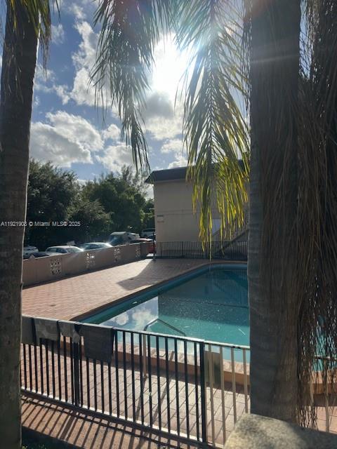 BISCAYNE PARK TERRACE CON - Residential