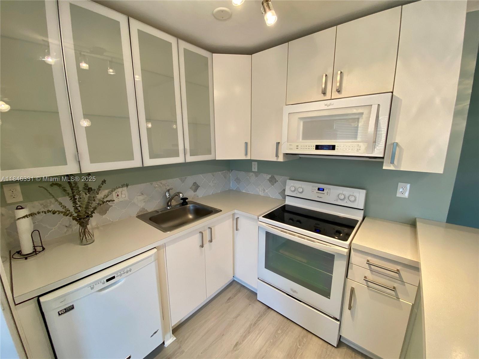 SUTTON PLACE CONDO - Residential Lease