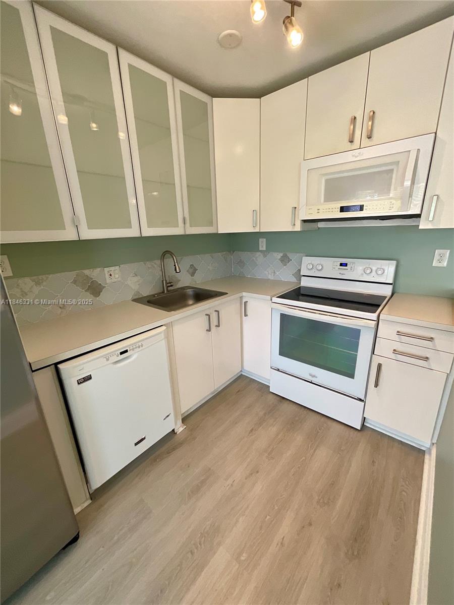 SUTTON PLACE CONDO - Residential Lease