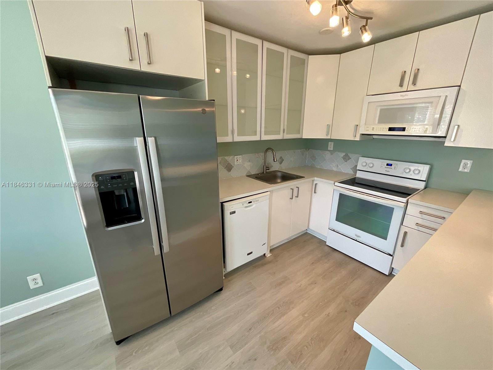 SUTTON PLACE CONDO - Residential Lease