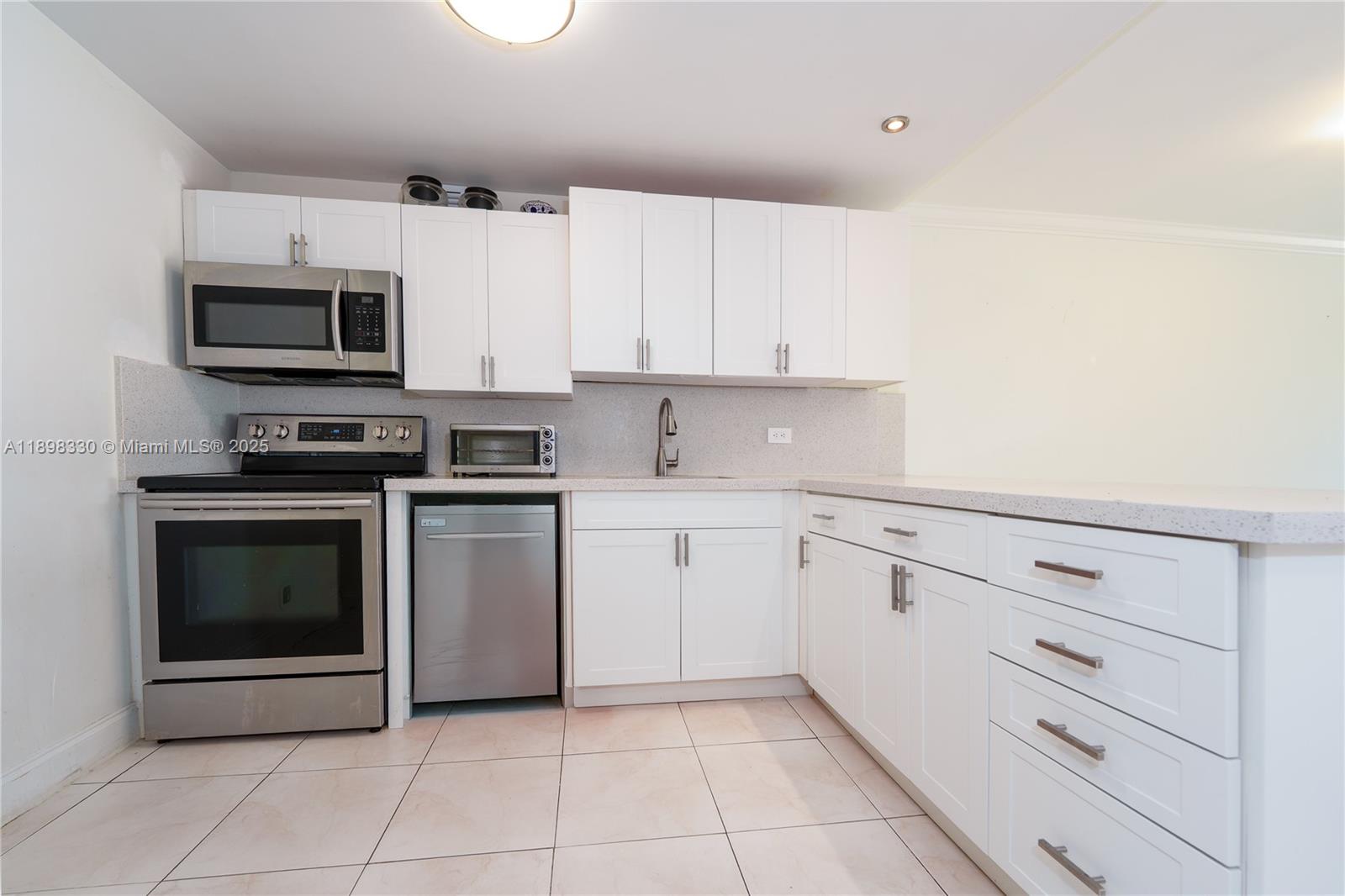 1000 Michigan Ave 501