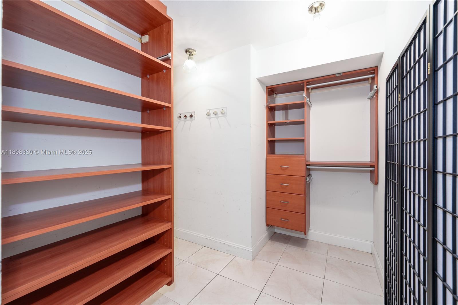 PARKVIEW HOUSE CONDO - Residential