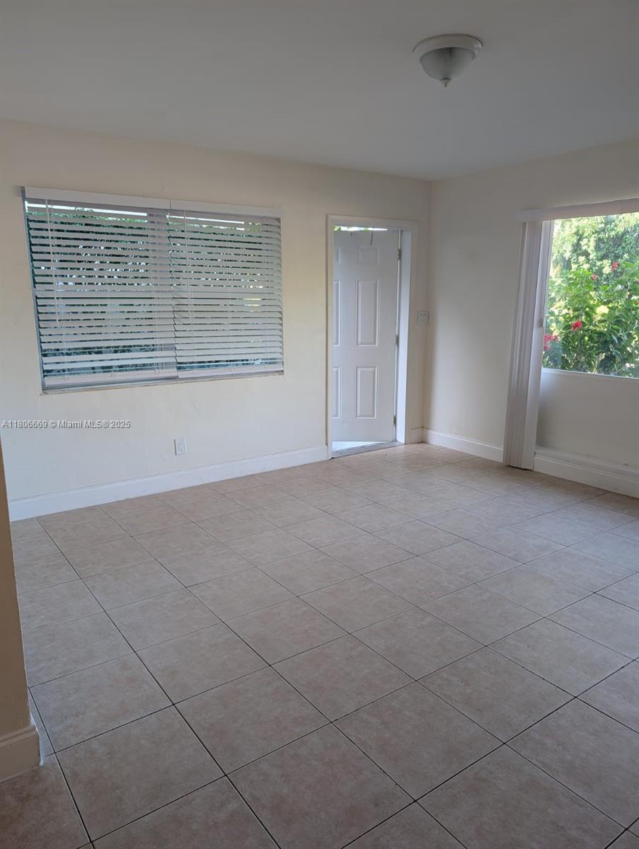 1118 NW 2nd Ave 1118