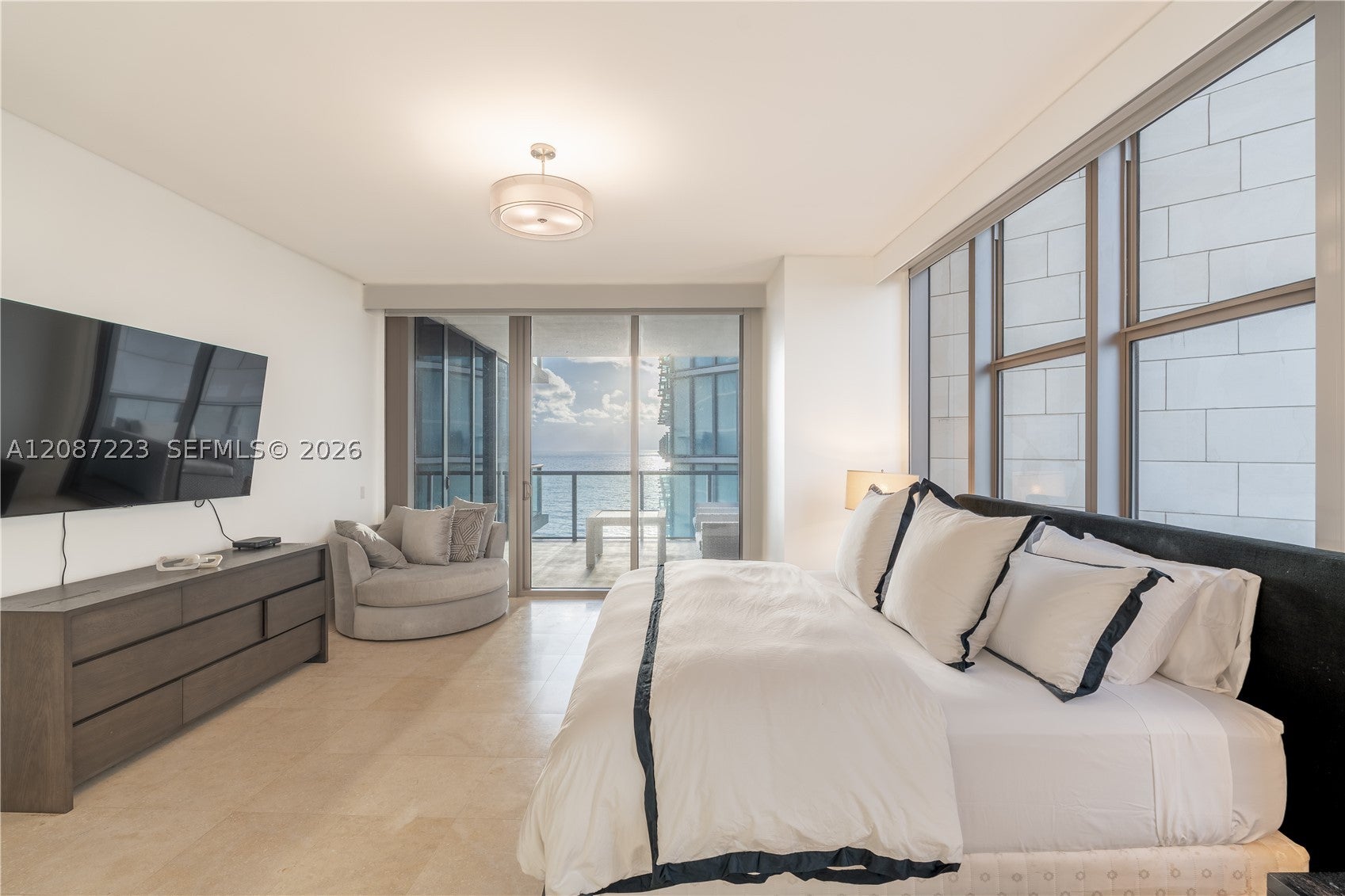 9705 Collins Ave 1104N