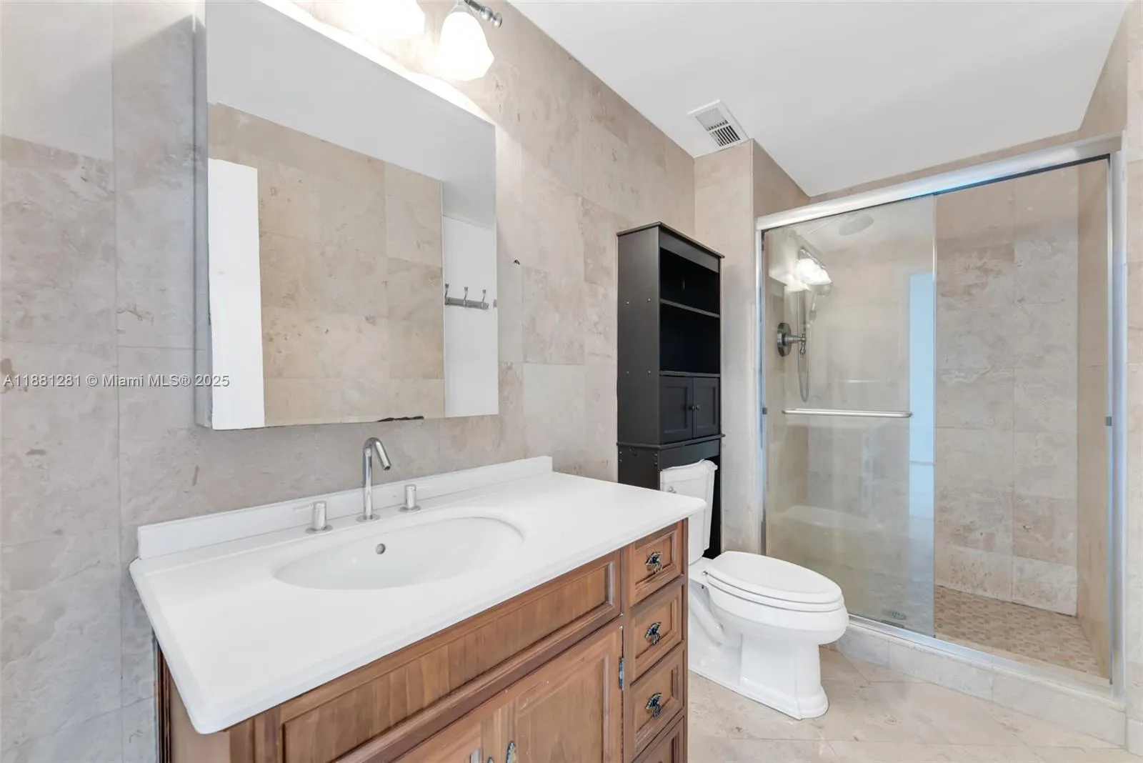 Miami Beach, Florida 33140, United States, 2 Bedrooms Bedrooms, ,2 BathroomsBathrooms,Residential,Active,213801