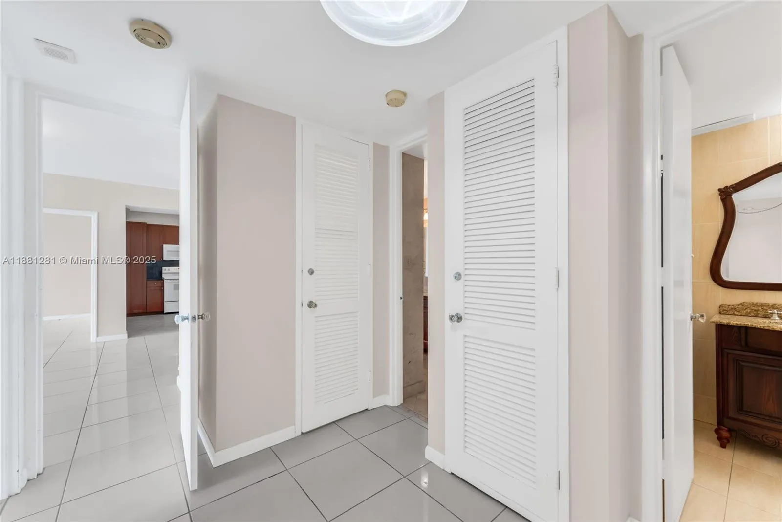 Miami Beach, Florida 33140, United States, 2 Bedrooms Bedrooms, ,2 BathroomsBathrooms,Residential,Active,213801