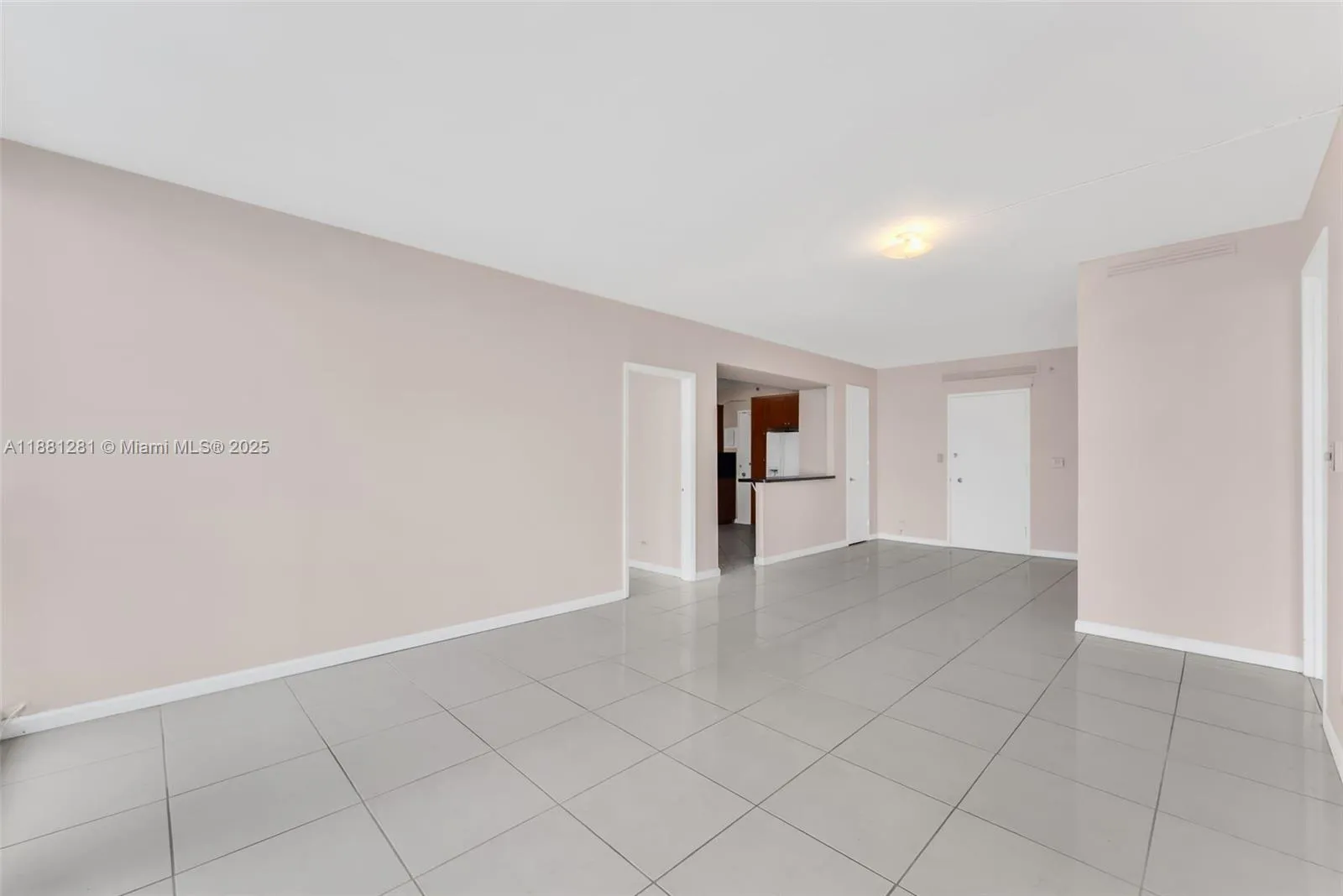 Miami Beach, Florida 33140, United States, 2 Bedrooms Bedrooms, ,2 BathroomsBathrooms,Residential,Active,213801