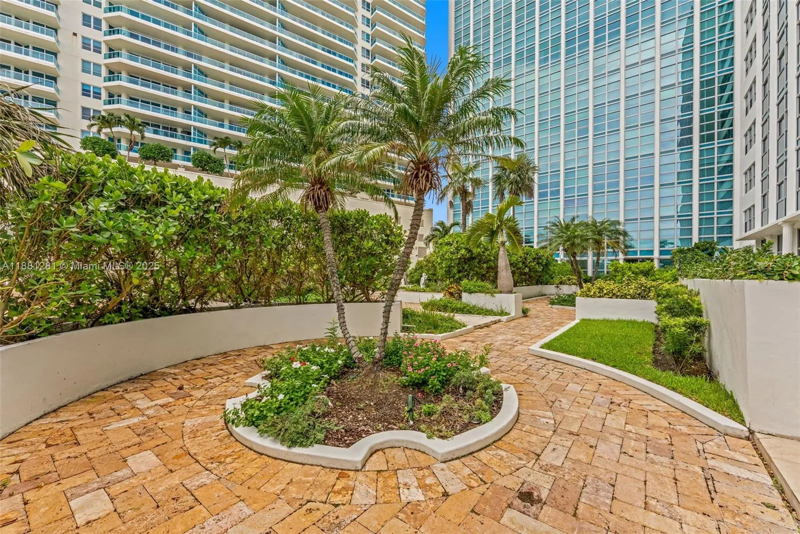 Miami Beach, Florida 33140, United States, 2 Bedrooms Bedrooms, ,2 BathroomsBathrooms,Residential,Active,213801