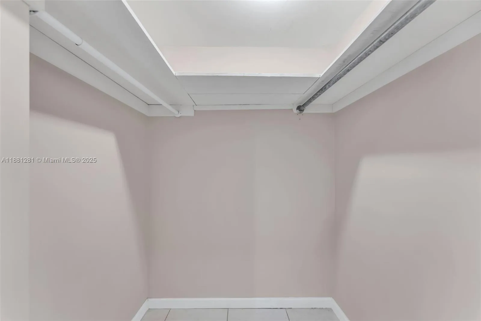 Miami Beach, Florida 33140, United States, 2 Bedrooms Bedrooms, ,2 BathroomsBathrooms,Residential,Active,213801