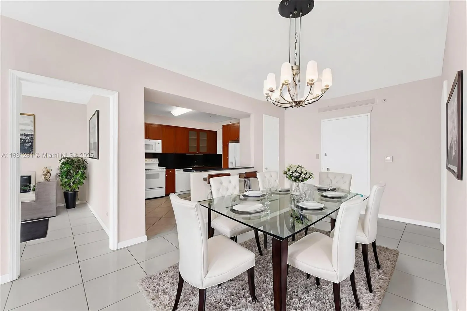 Miami Beach, Florida 33140, United States, 2 Bedrooms Bedrooms, ,2 BathroomsBathrooms,Residential,Active,213801