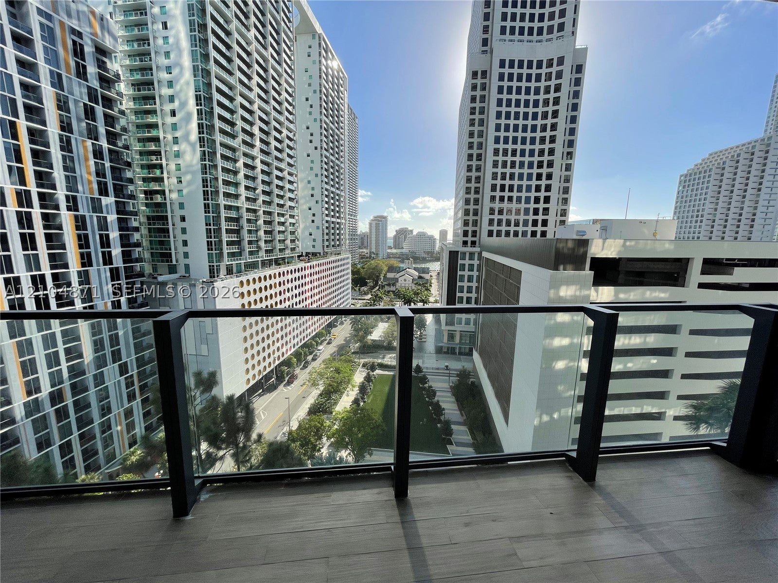68 SE 6th St 909