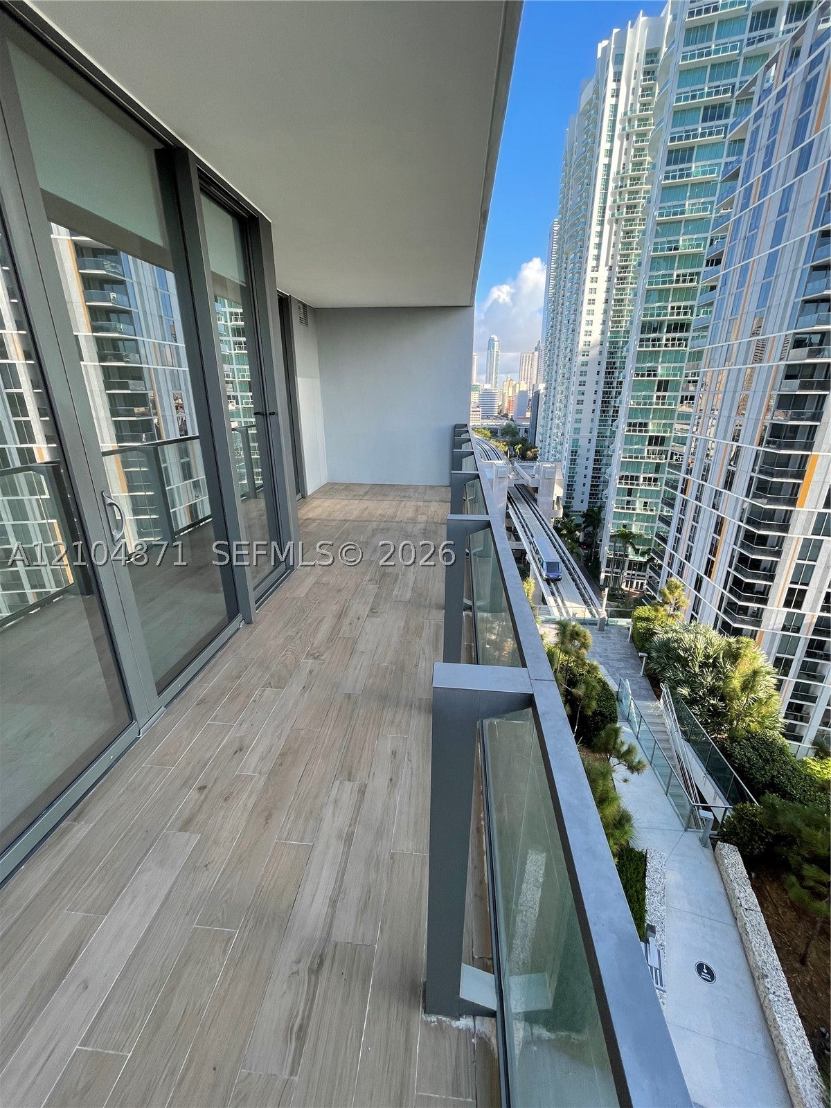 68 SE 6th St 909