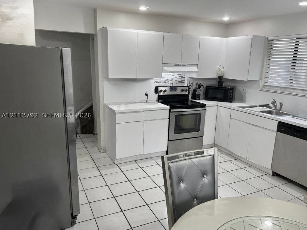11530 NW 43RD