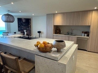 6767 Collins Ave TS-2206