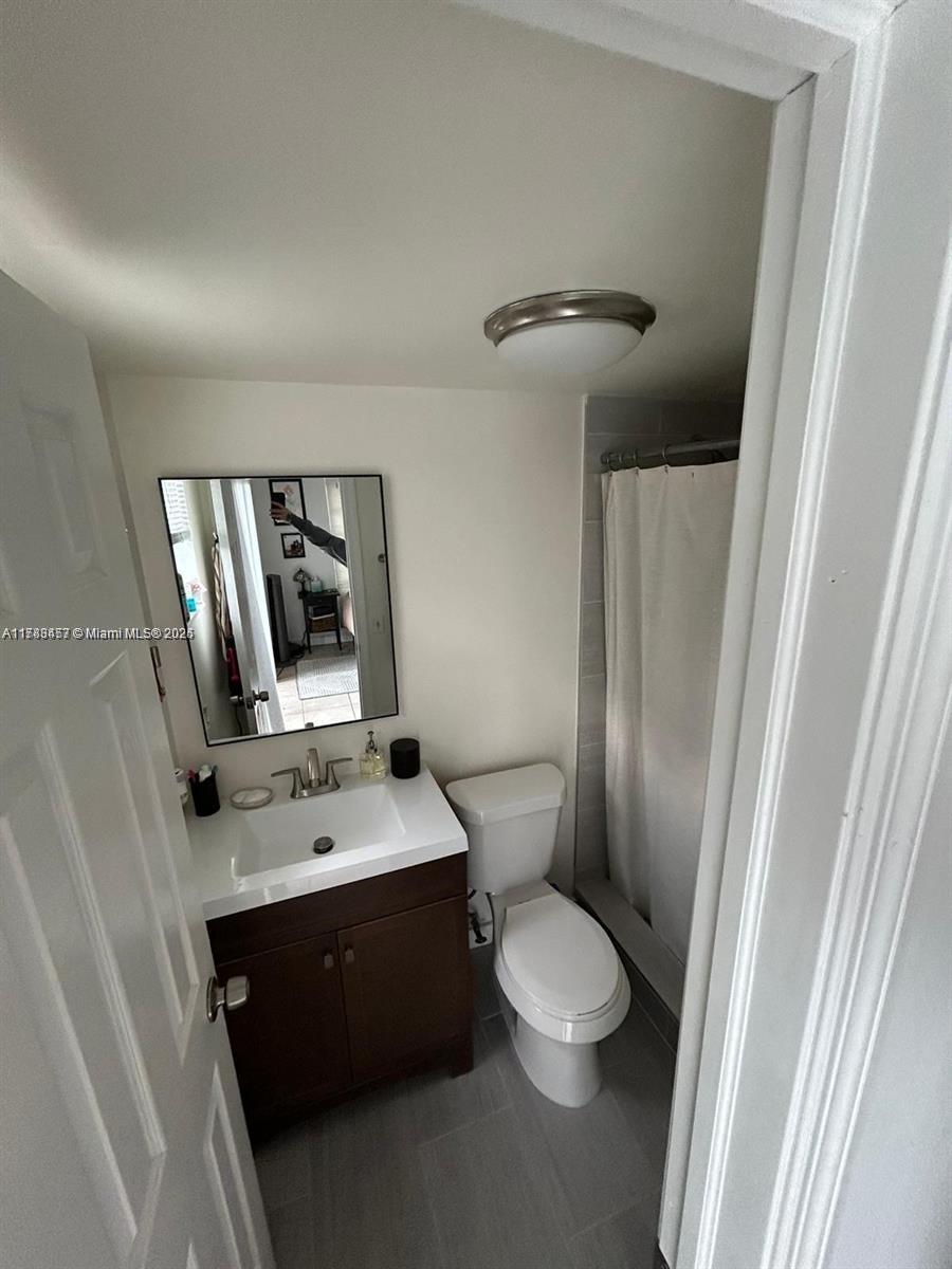 COURTYARDS AT KENDALL CON - Residential