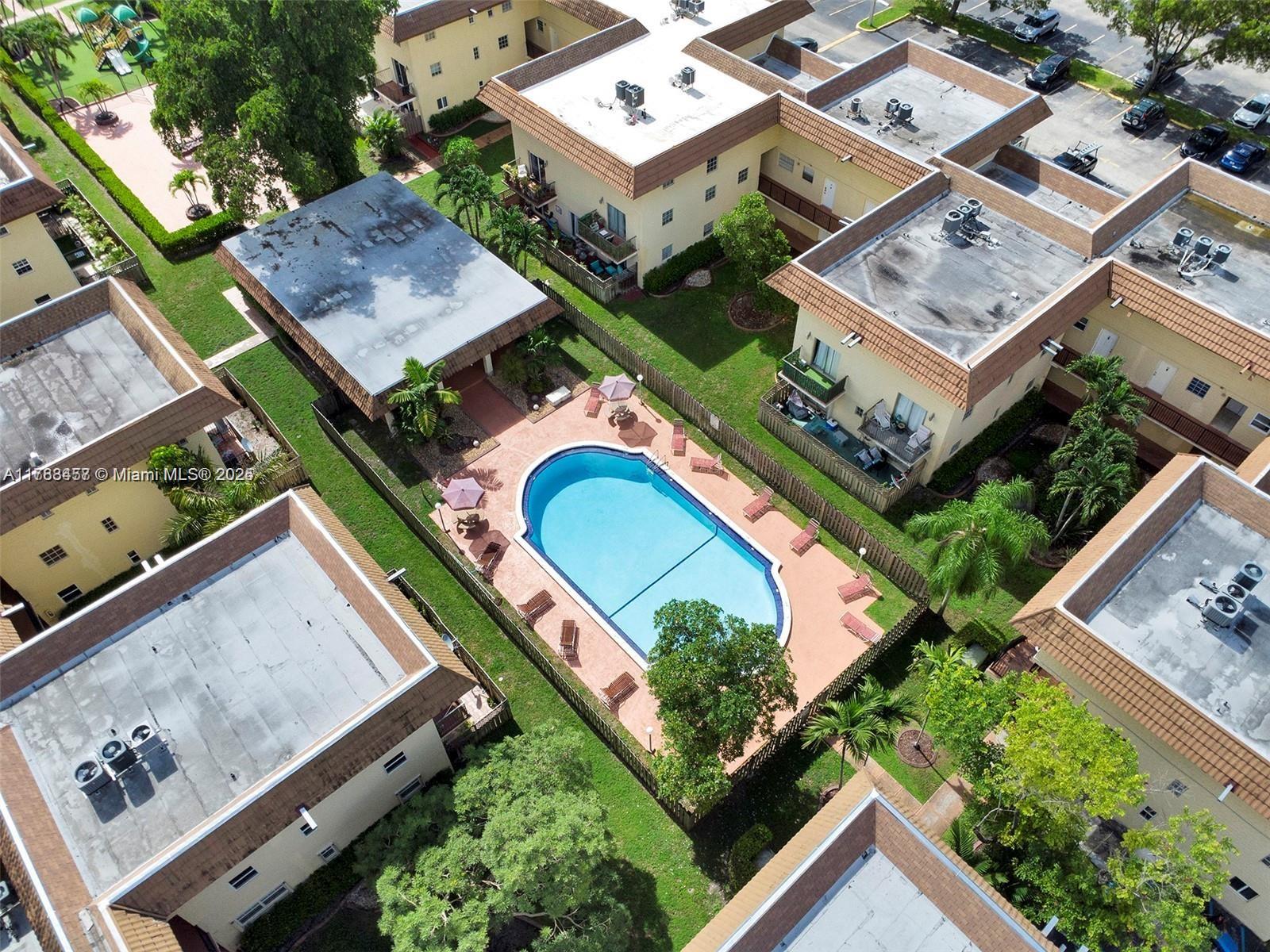 COURTYARDS AT KENDALL CON - Residential