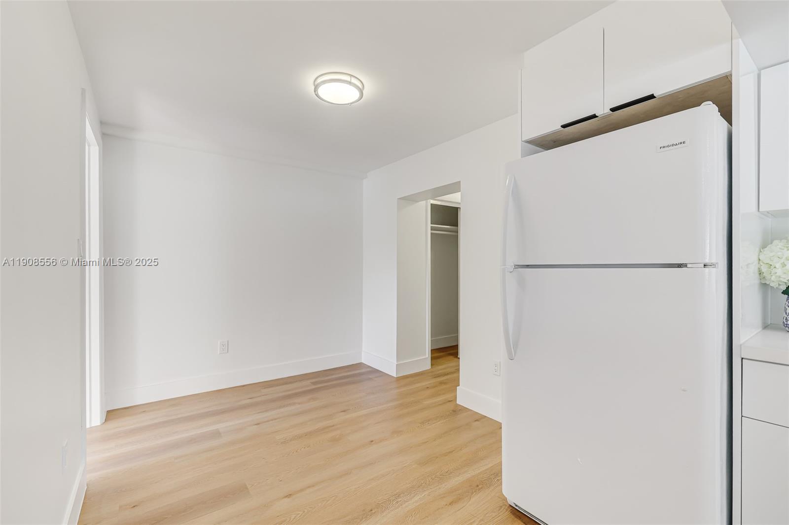 GRAPELAND HEIGHTS - Residential Lease