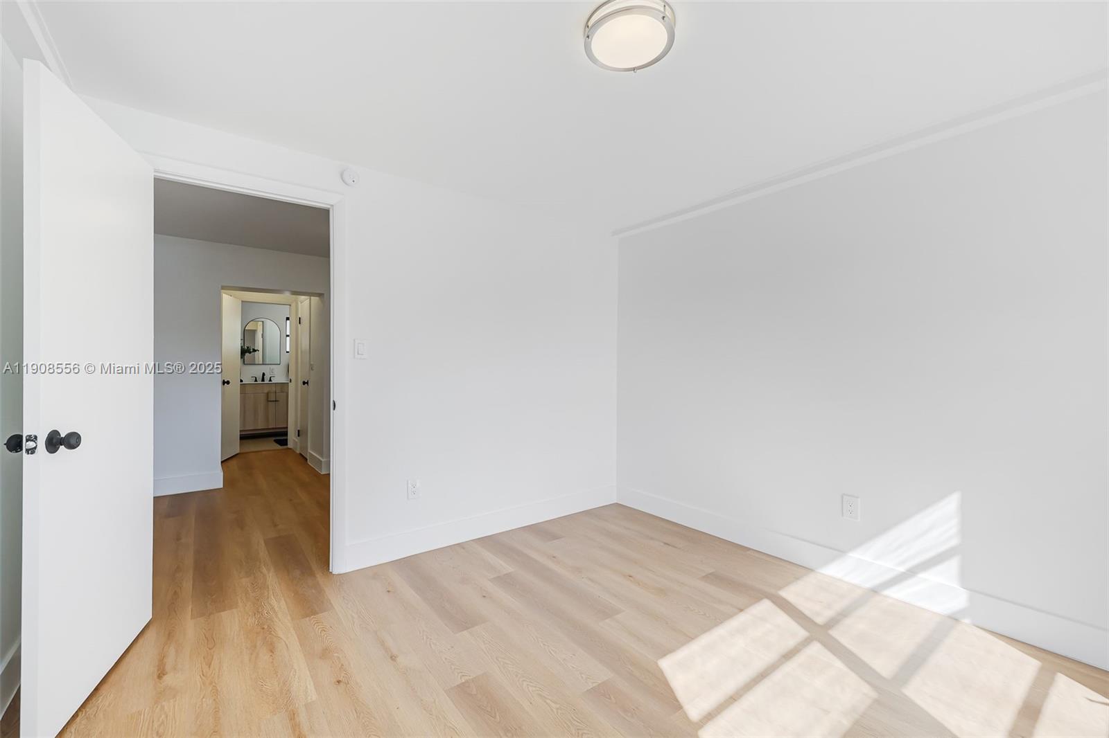 GRAPELAND HEIGHTS - Residential Lease