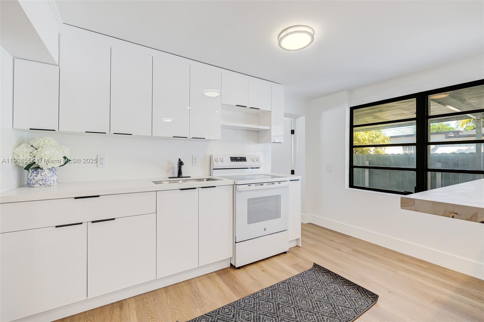 GRAPELAND HEIGHTS - Residential Lease