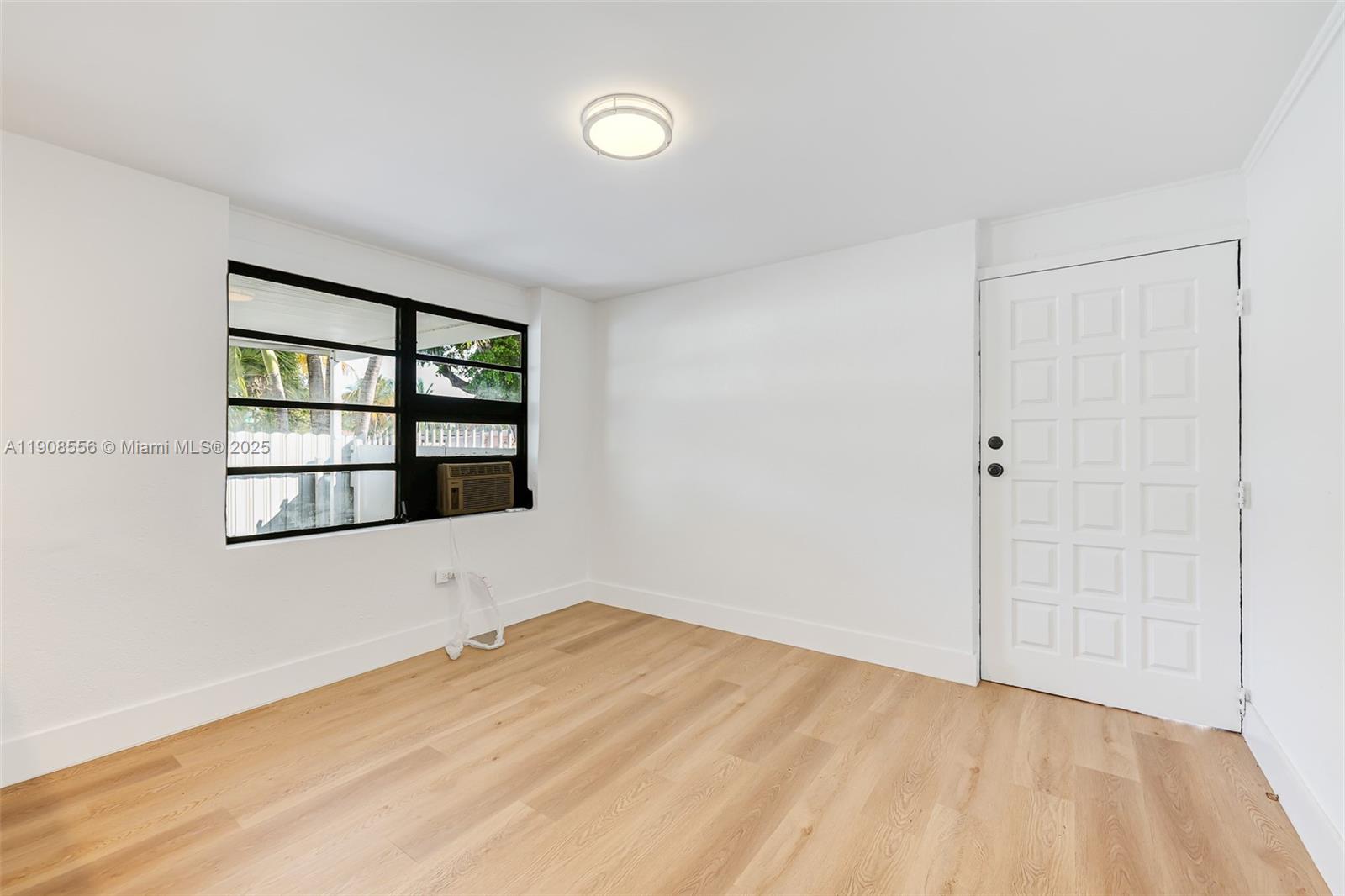 GRAPELAND HEIGHTS - Residential Lease