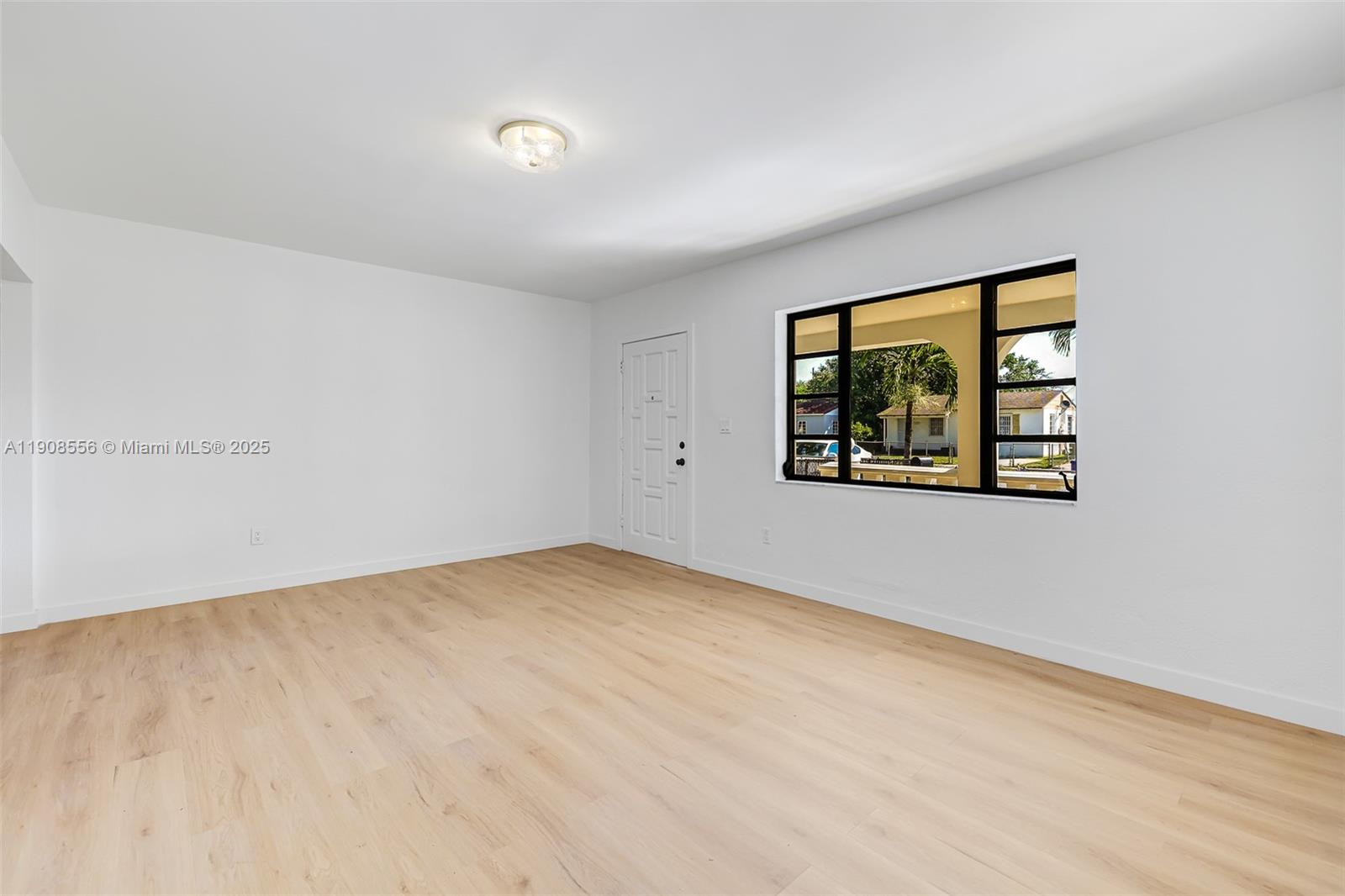 GRAPELAND HEIGHTS - Residential Lease