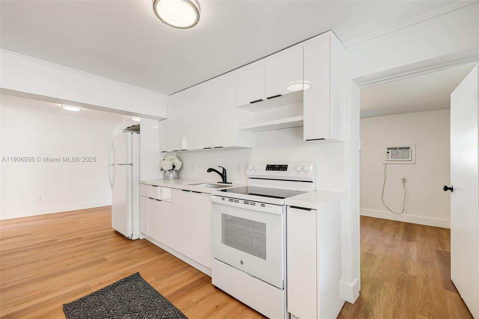 GRAPELAND HEIGHTS - Residential Lease