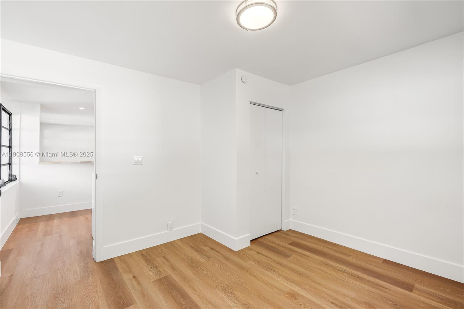 GRAPELAND HEIGHTS - Residential Lease