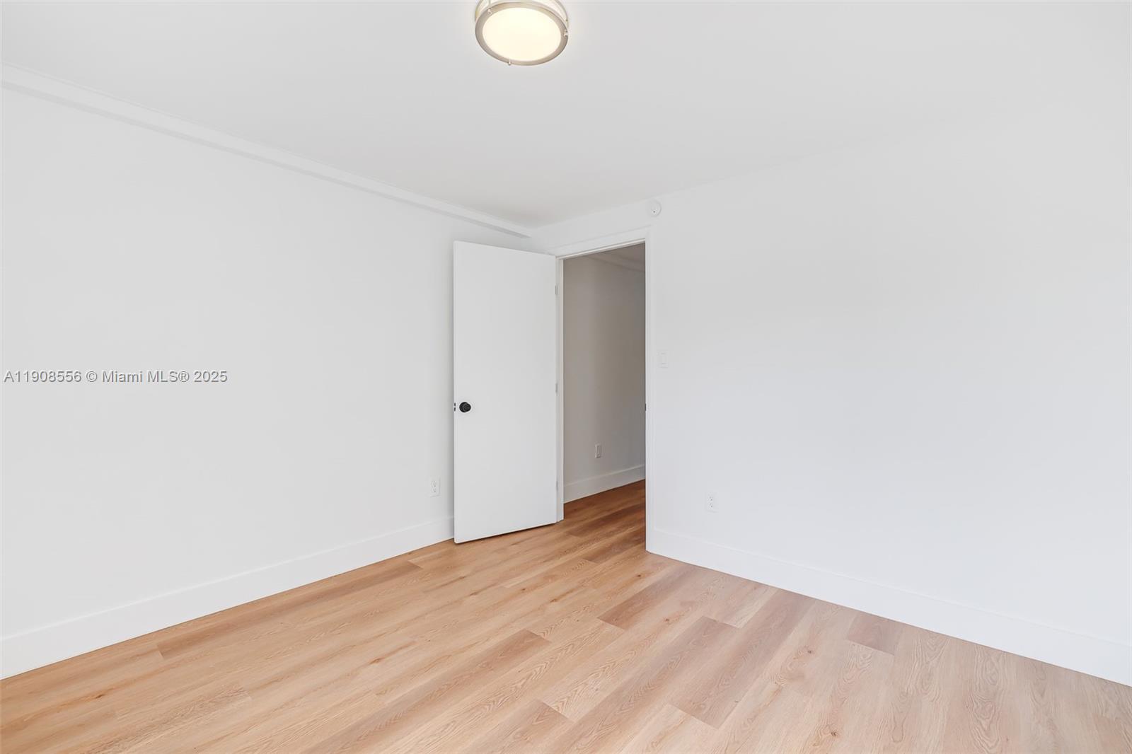 GRAPELAND HEIGHTS - Residential Lease