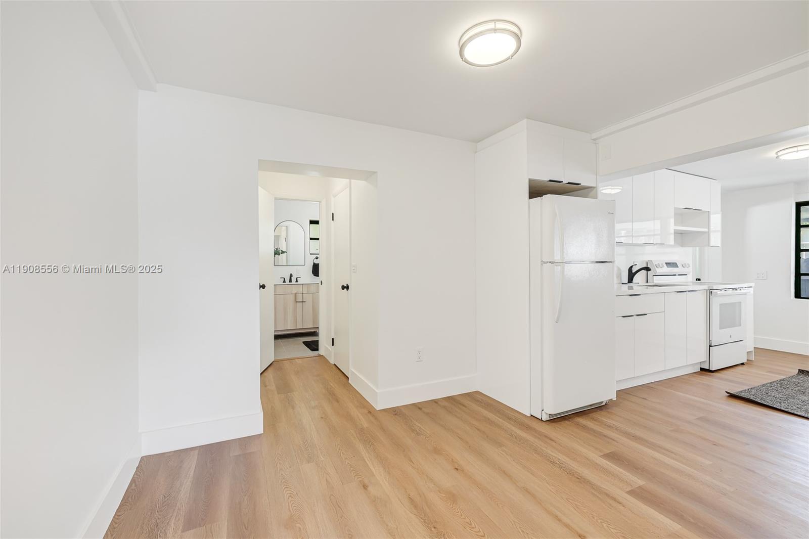 GRAPELAND HEIGHTS - Residential Lease