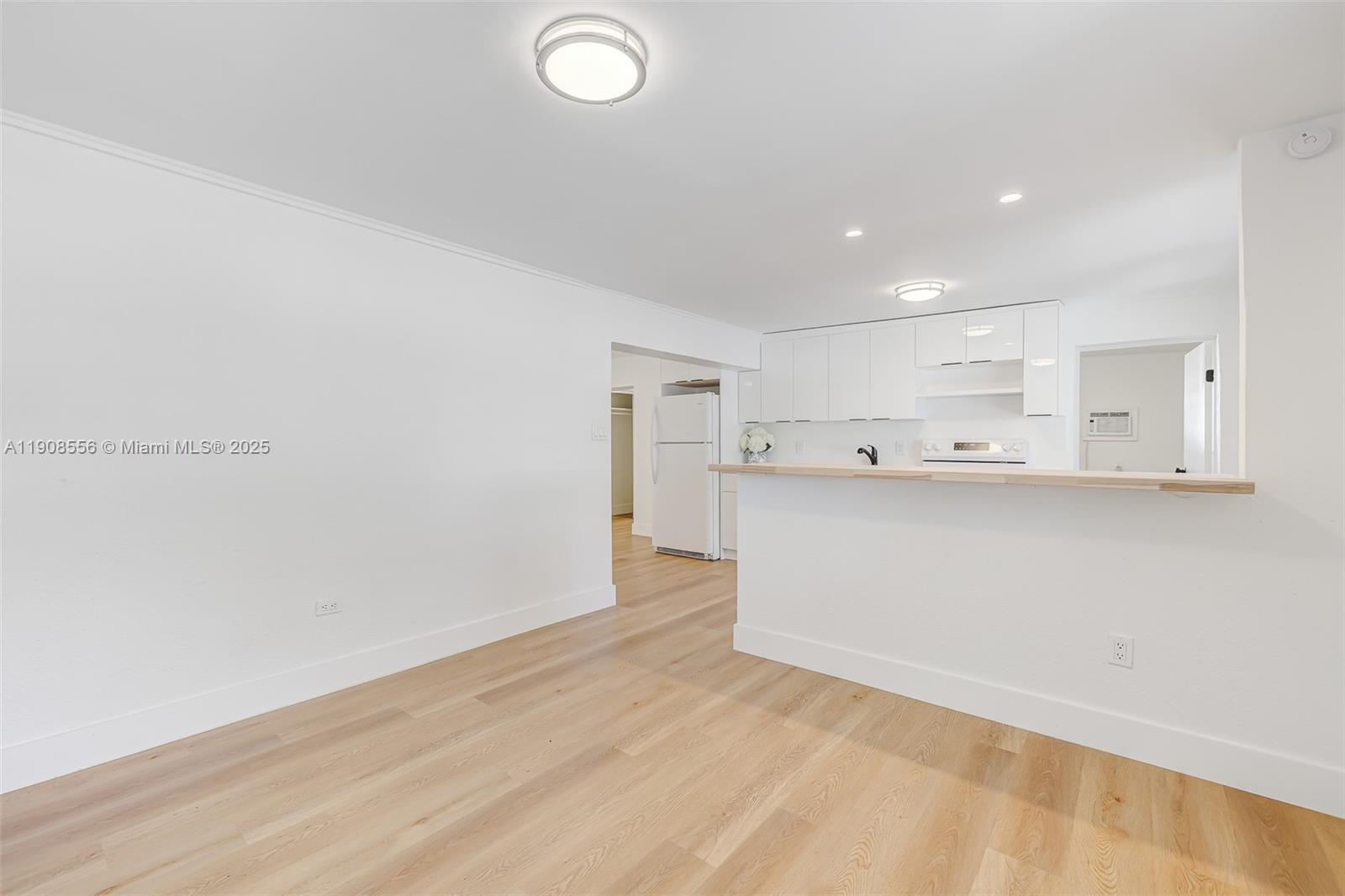 GRAPELAND HEIGHTS - Residential Lease