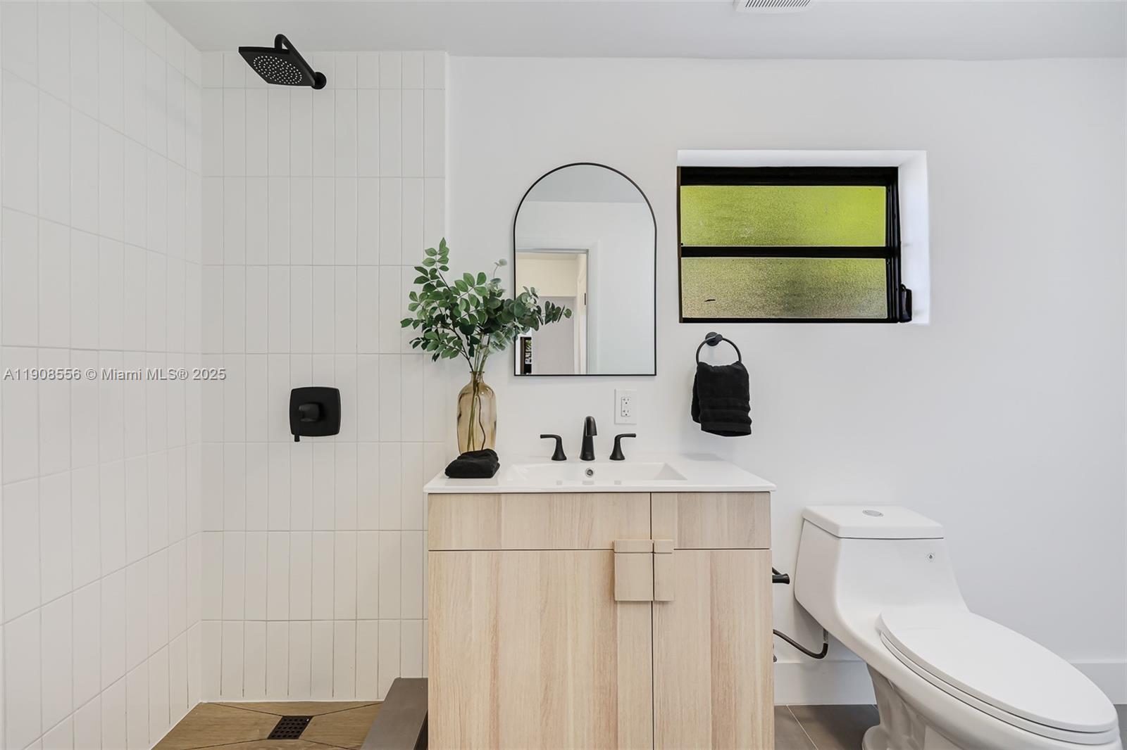 GRAPELAND HEIGHTS - Residential Lease