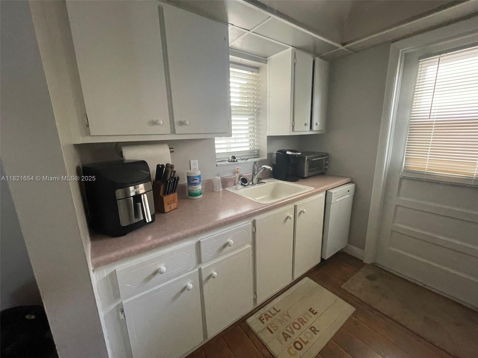STAR PARADISE CONDO - Residential