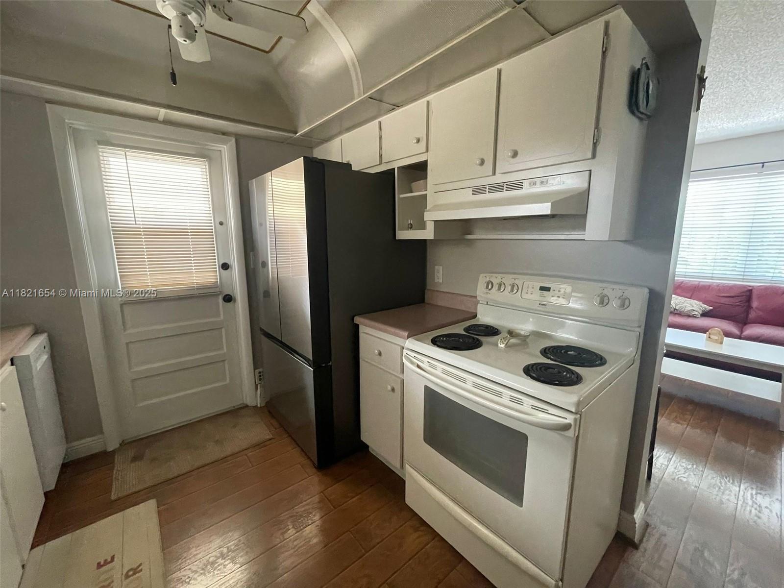 415 NE 2nd St 223